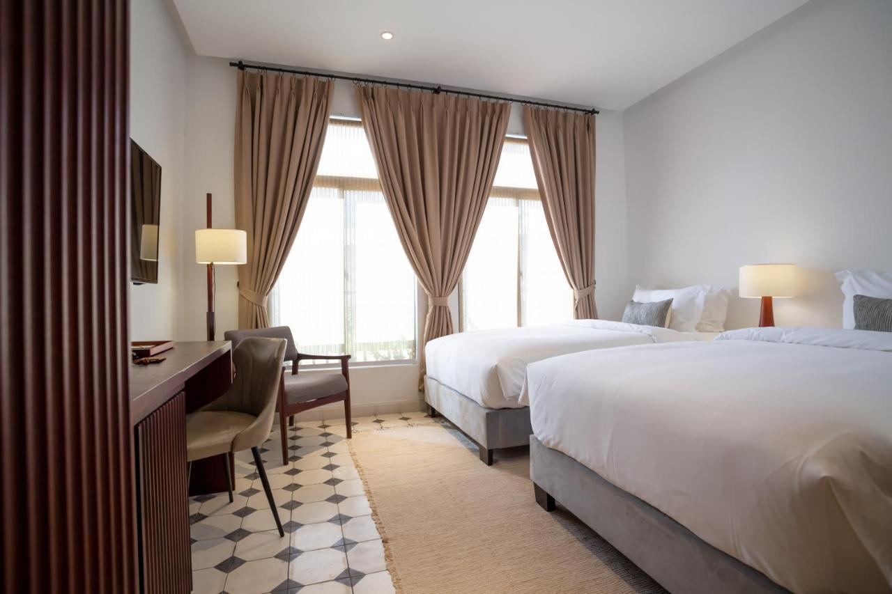 La Chronique Hotel Phnom Penh Esterno foto
