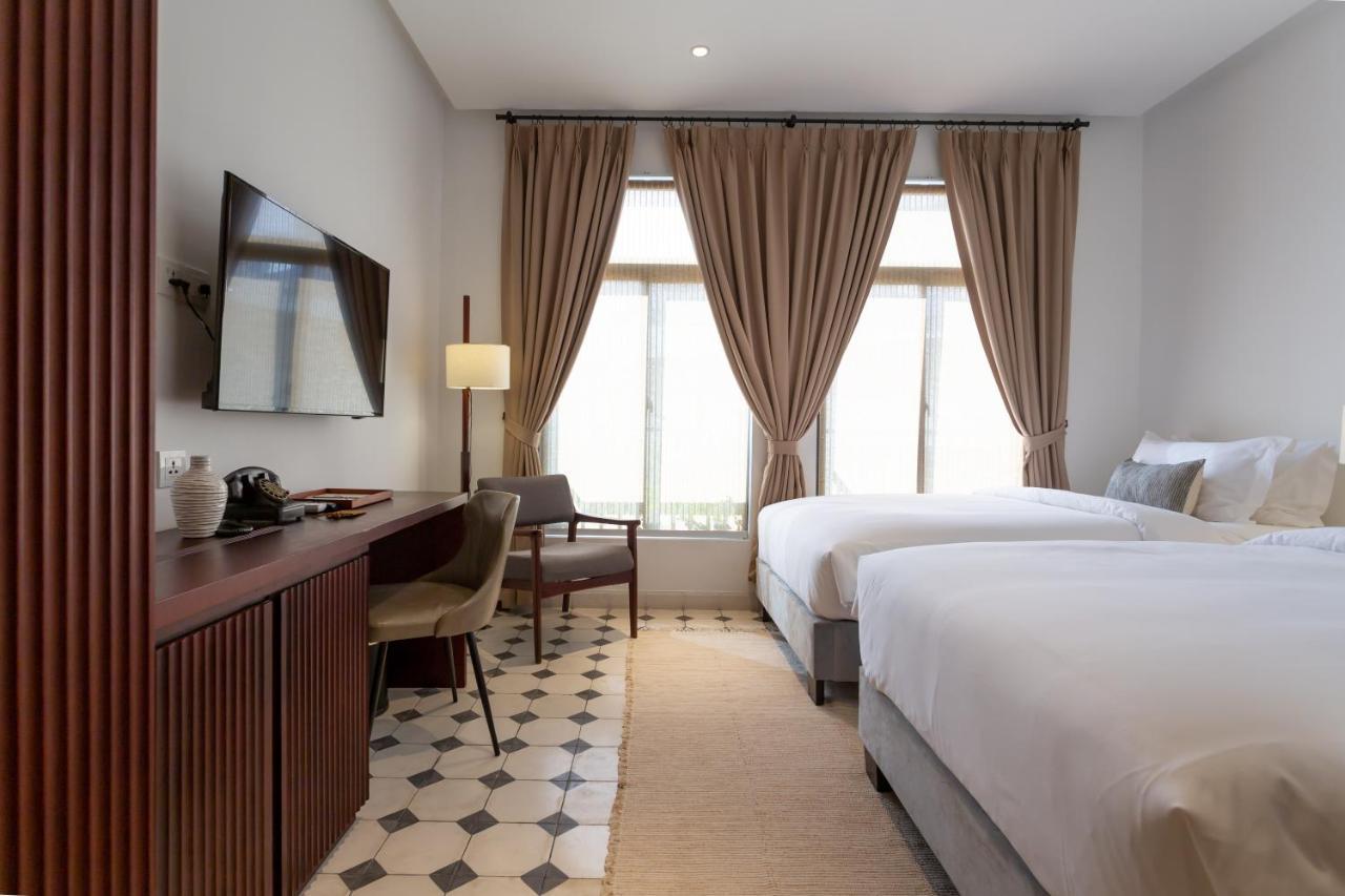 La Chronique Hotel Phnom Penh Esterno foto